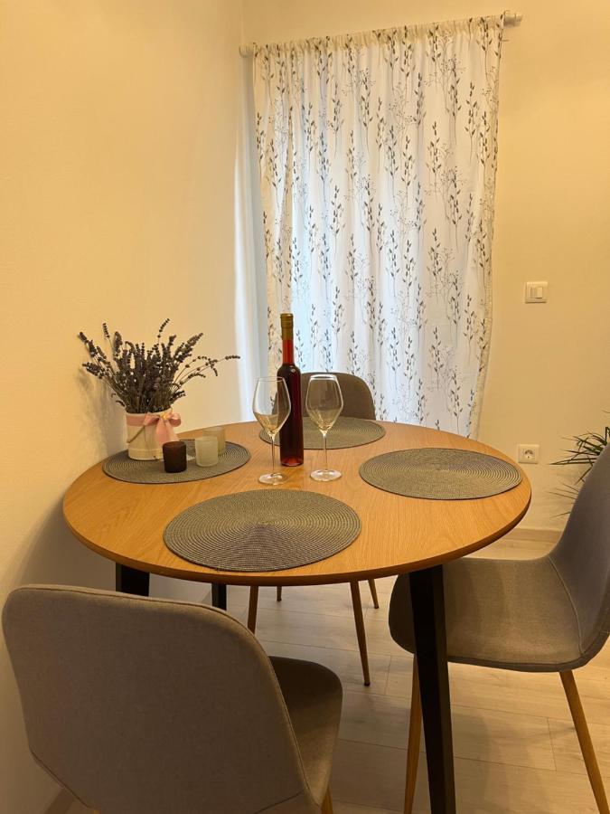 Apartment A & N With Free Private Parking PUY Eksteriør bilde