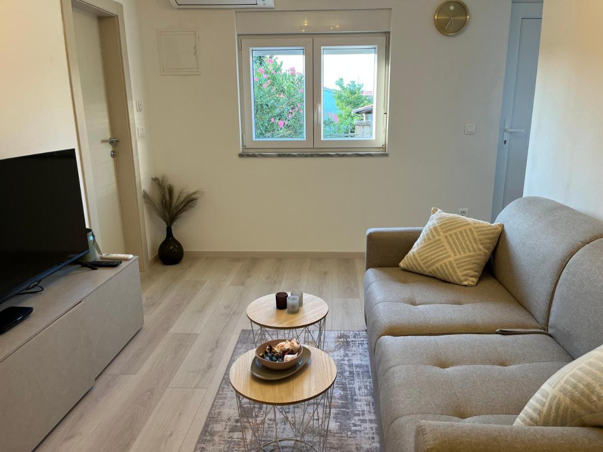 Apartment A & N With Free Private Parking PUY Eksteriør bilde